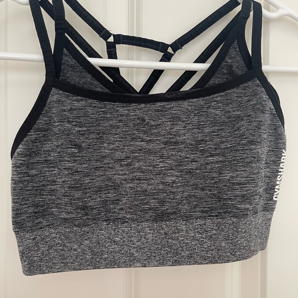 GYMSHARK Like New Strappy Sports Bra Size Small